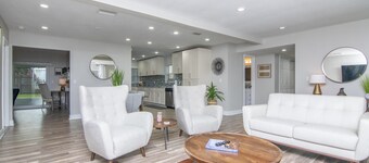 Luxury 3 Bedroom 2 Bath w/ 2 Car Garage