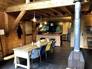 Dining - Joli Chalet Face au Plomb du Cantal (Saint-Jacques-des-Blats)