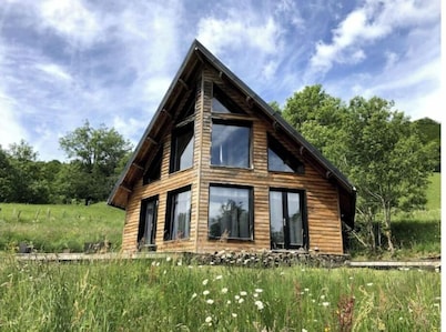 Joli Chalet Face au Plomb du Cantal