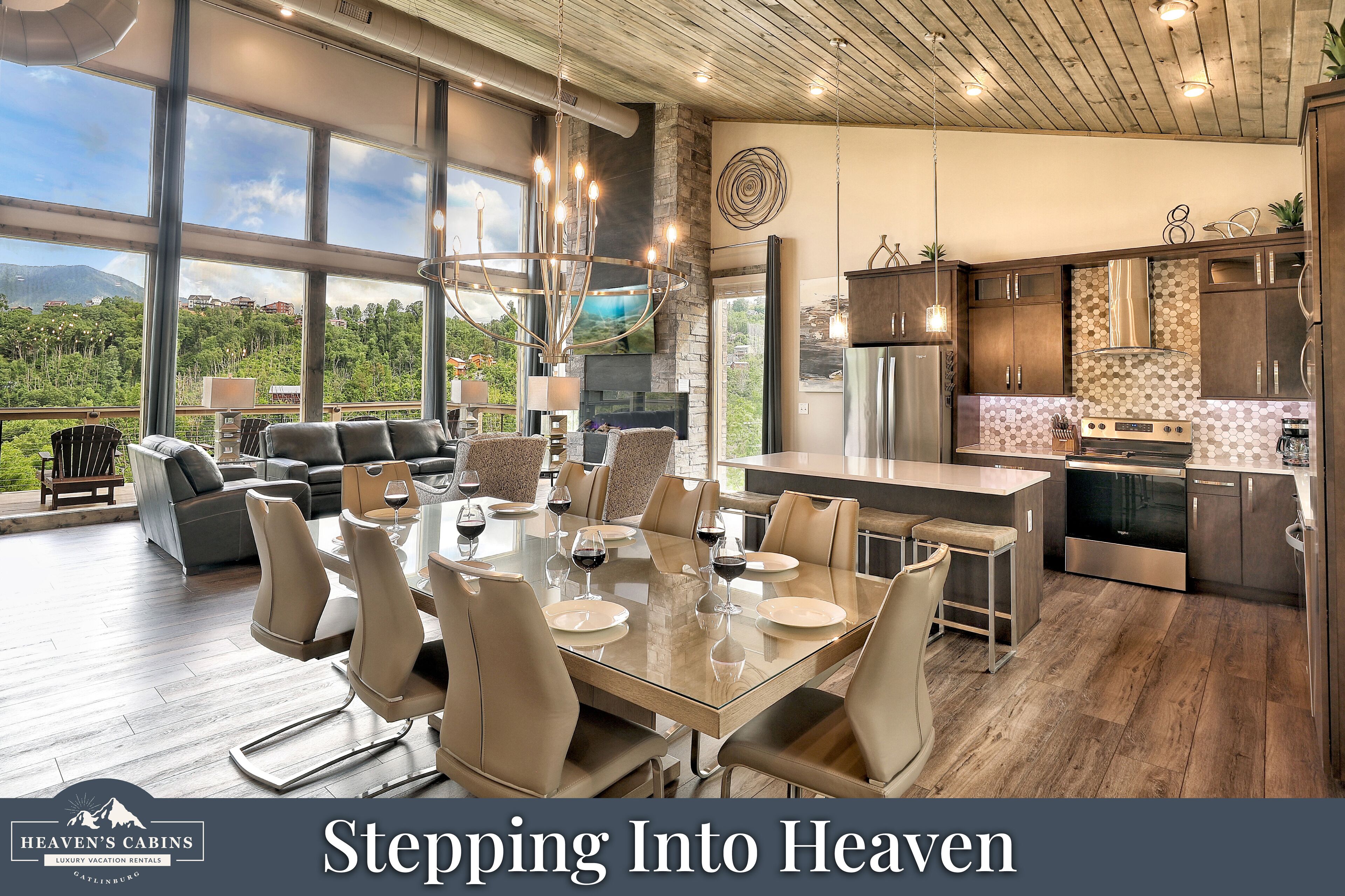 ASTOUNDING Luxury Cabin! 3 Masters! Spa-like bathrooms! 11 Fireplaces! VIEWS!!!