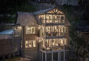 Exterior - SPECTACULAR Modern Downtown Cabin! 4 Masters! Insane VIEWS! 3 Decks! Game Room! (Gatlinburg)