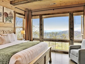 4 chambres, fer et planche à repasser, lit parapluie, Wi-Fi gratuit