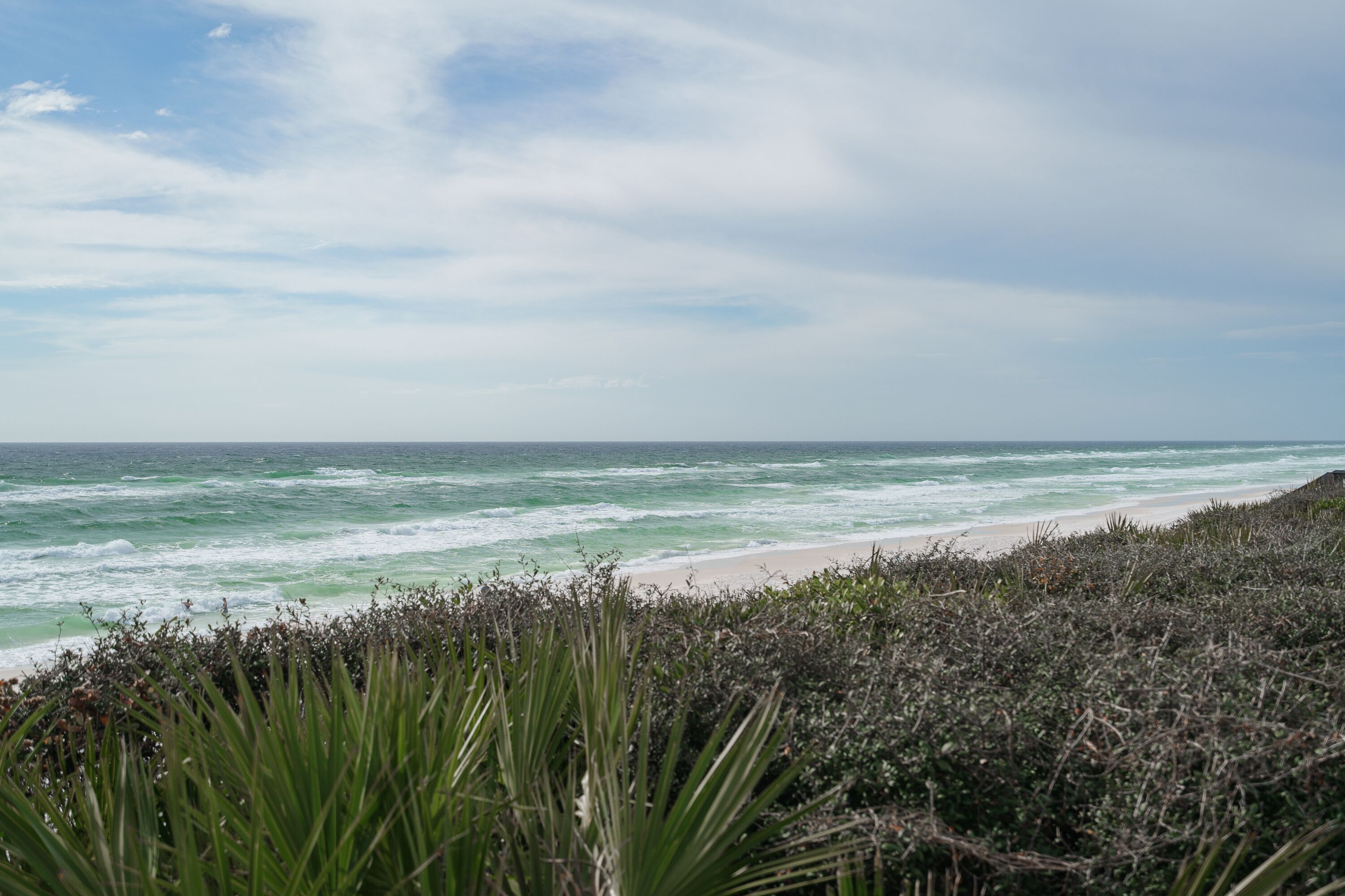 Nær stranden og strandhåndklær