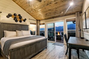 4 Schlafzimmer, Schreibtisch, Bügeleisen/Bügelbrett, Reisekinderbett