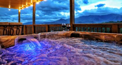 5BR Cabin / Panoramic Mt and Valley Views / Game Room + Hot Tub / Cul-de-Sac