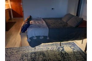 Room - Gorgeous, clean studio in brand new building. (Hartford)