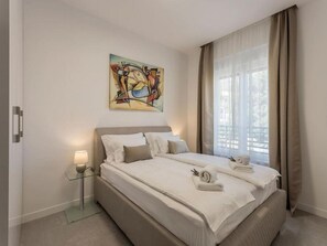 3 chambres, fer et planche à repasser, accès Internet, draps fournis