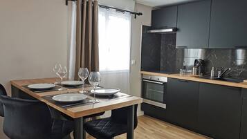 Family Studio, Ensuite, Garden View (Cemoi) | Dining