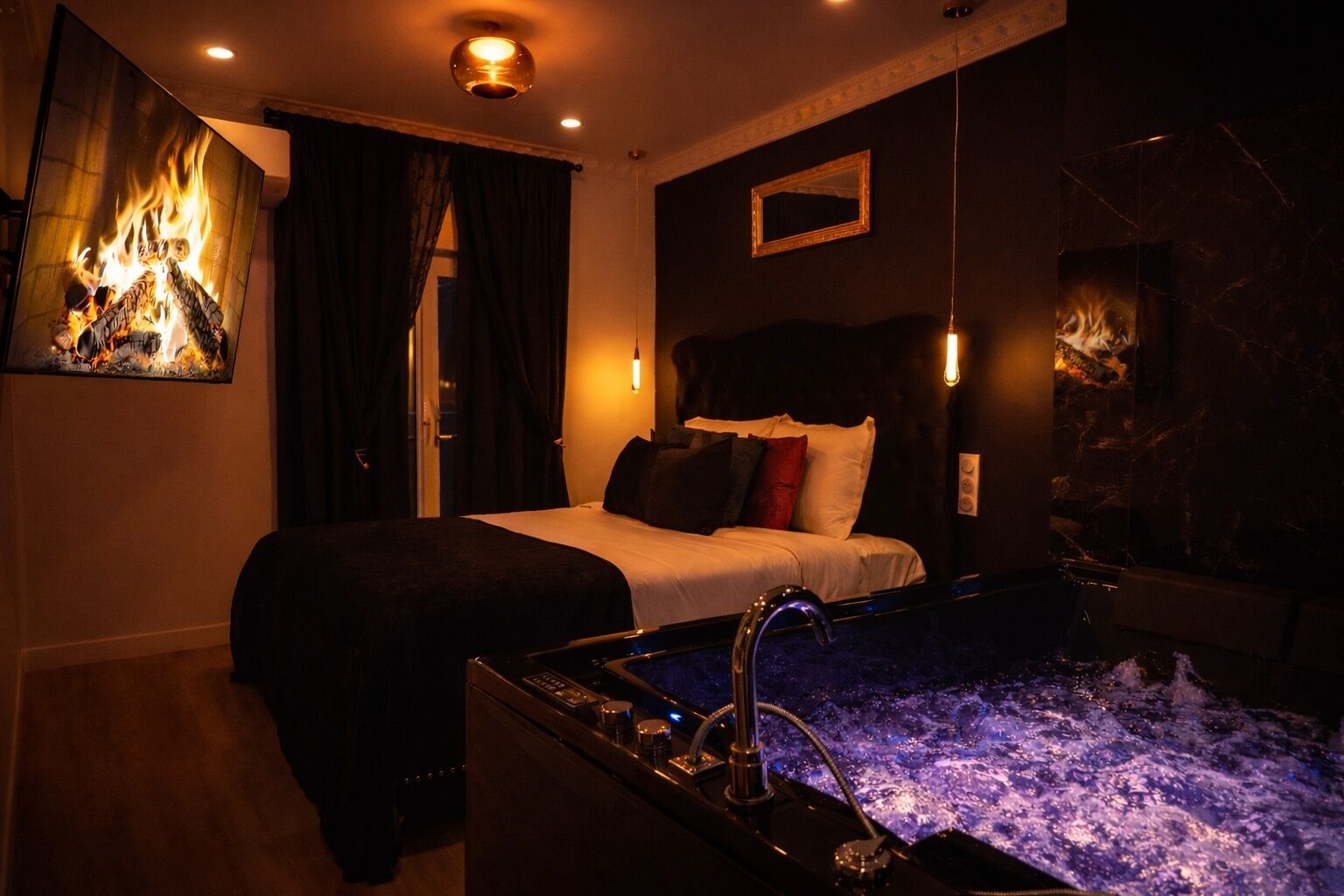 Romantische Suite, Whirlpool, Gartenblick (Sauna)