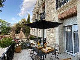 Apartment with hot tub | Terrace/patio