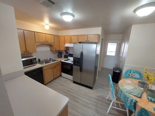 Lovely 2-bedroom apartment with fenced yard.