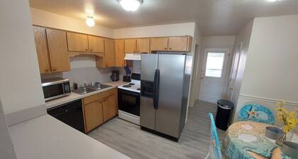 Lovely 2-bedroom apartment with fenced yard.