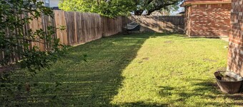 Lovely 2-bedroom apartment with fenced yard.