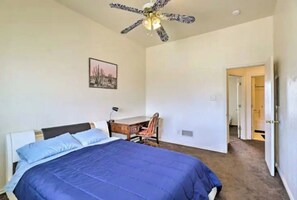 2 bedrooms, desk, iron/ironing board, free WiFi