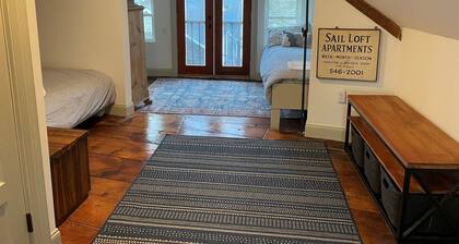 The Crow’s Nest – Loft with Stunning Ocean Views!