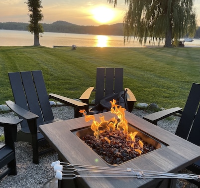 Pure Pentwater Cottage: lake-front; fully updated; sleeps 8. 