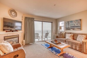 Condo, 2 Queen Beds (Water's Edge #407) | Interior - Water's Edge #407 (Lincoln City)