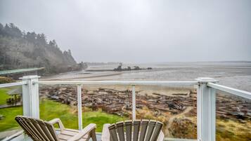 Condo, 2 Queen Beds (Water's Edge #407) | Property grounds