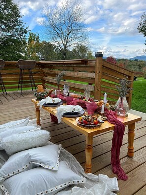 Outdoor dining