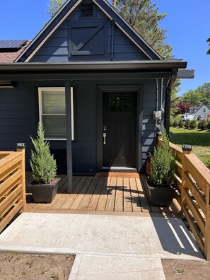 Exterior detail - Mountain View escape (New Paltz)