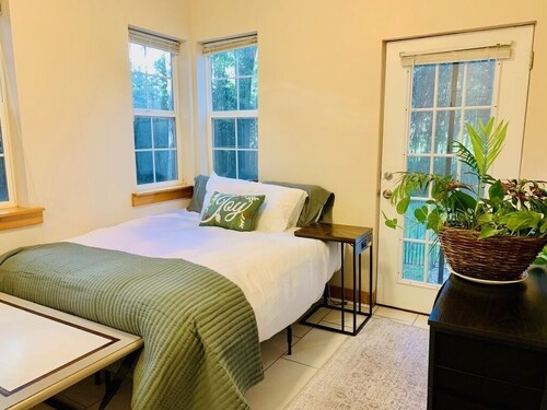 Charming Summerville Cottage