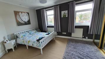 3 habitaciones, tabla de planchar con plancha y wifi gratis