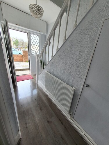 Waterfalls House - property akin Waterfall Country