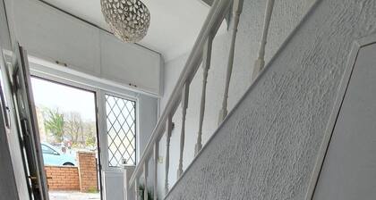 Waterfalls House - property akin Waterfall Country