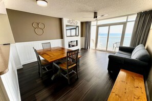 Interior - Paramount Plus/Oceanfront/New (Myrtle Beach)