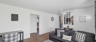 The Cozy Rustic Sequoia Wi-Fi & 2 Garage