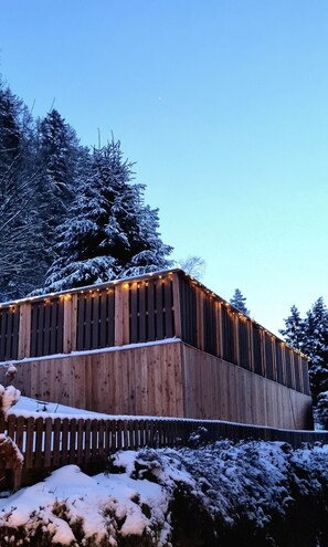 المنطقة المحيطة بالمنشأة