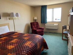 Business Single Room | Free WiFi