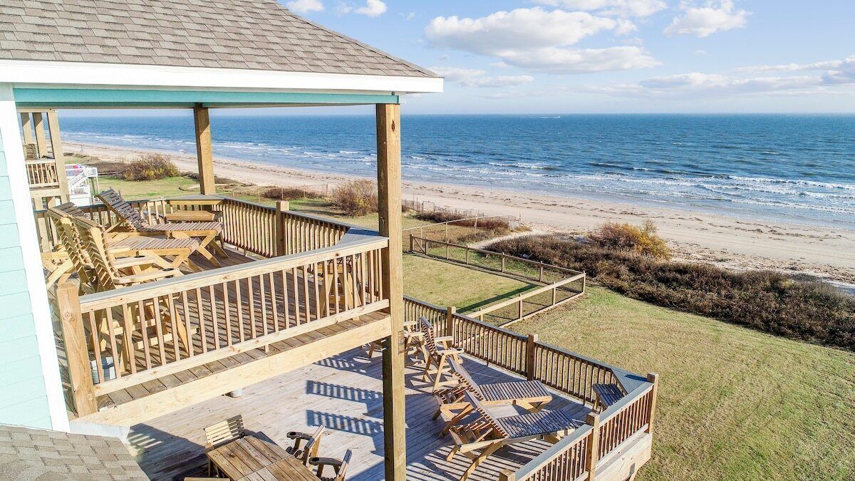 Family Tides: Beachfront Beauty