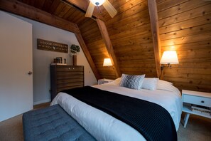 4 bedrooms, desk, iron/ironing board, travel crib