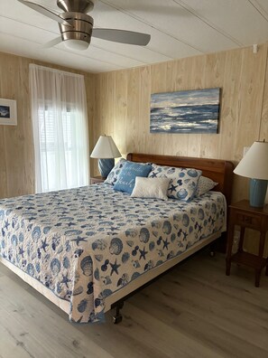 Strykejern/-brett og sengetøy