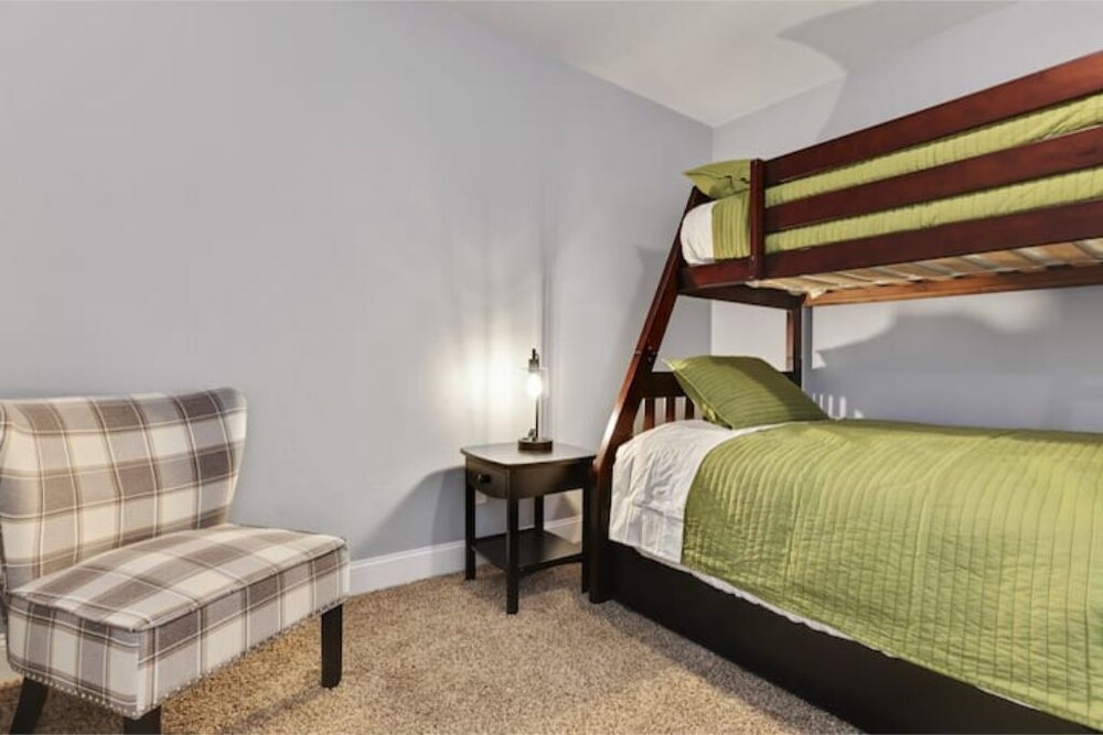 The Royal Oak Splash💦Sequoia Nat'l Park🌳 Lake🏔Mts Visalia Vrbo