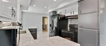 The Royal Oak Splash💦Sequoia Nat'l Park🌳 Lake🏔Mts