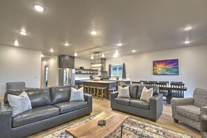 Interior - New 4 B/4.5BA at in Garden City Center, W/ Rec Center-Indoor/Outdoor Pools (Garden City)