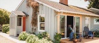 1- Cheerful and cozy water-view cottage