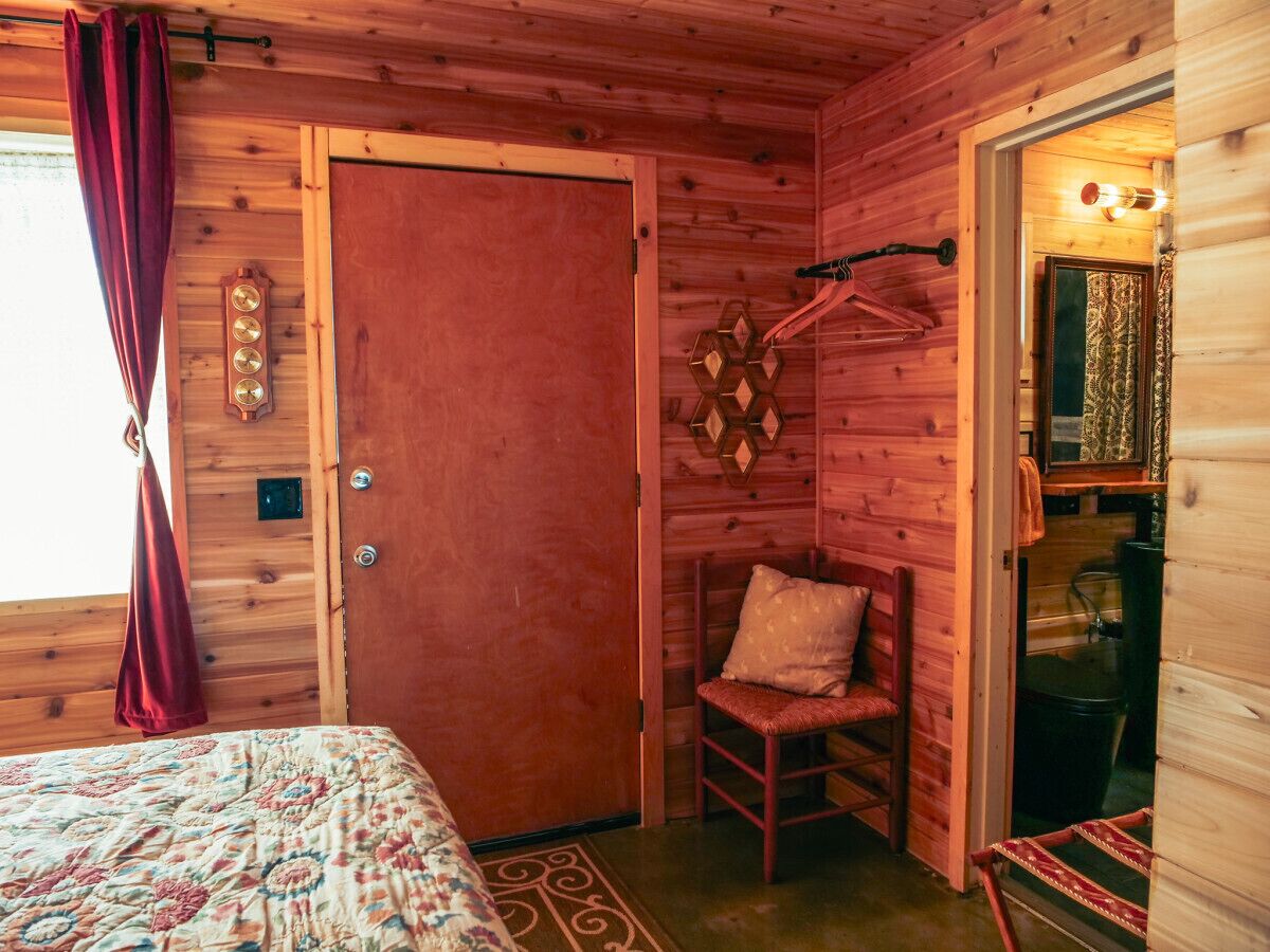 1 dormitorio, tabla de planchar con plancha, cuna de viaje y wifi