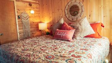 1 soverom, strykejern/-brett, reiseseng for barn og wi-fi