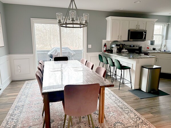 Dining - Spacious Long Pond House, near all attractions (Long Pond)