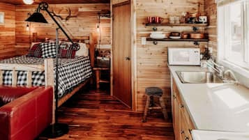 Bügeleisen/Bügelbrett, Reisekinderbett, kostenloses WLAN, Bettwäsche