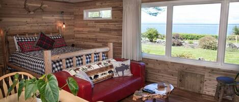 Iron/ironing board, travel crib, WiFi (free), bed sheets