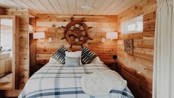 Tabla de planchar con plancha, cuna de viaje, wifi gratis y ropa de cama