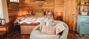 # 6 Boho Romantic Suite Hot Tub Private Beach-Kitchenette