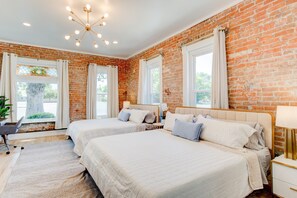 1 bedroom, desk, iron/ironing board, travel crib - Suite 1 (Presidential Suite) | Historic Art City Inn (Springville)