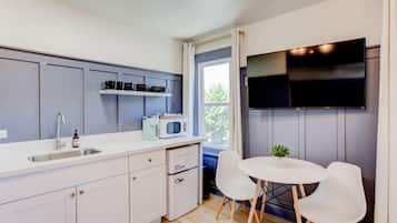 Fridge, microwave, coffee/tea maker, toaster