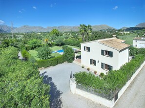 المنشأة من الخارج