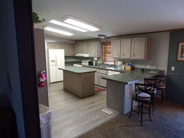 Standard Cabin, 5 Bedrooms, Kitchen | Private kitchen | Mini-fridge, microwave, coffee/tea maker, toaster